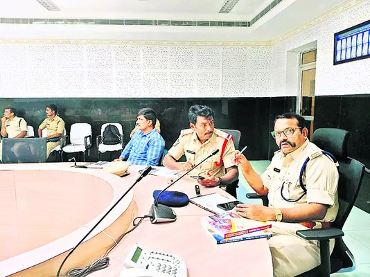 రైళ్లలో చోరీలపై ఆన్లైన్లో ఫిర్యాదు చేయాలి