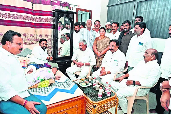 అధైర్యపడొద్దు.. అండగా ఉంటాం!