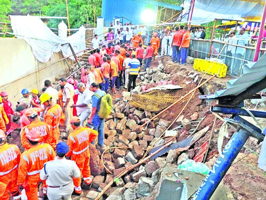 ఆలయాల్లో ఆగని మృత్యుఘోష 