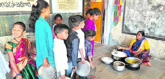 ‘ఎండీఎం’ నిర్వాహకులకు ఊరట