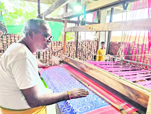 పోరాటానికి సిద్ధమవుతున్న నేతన్నలు