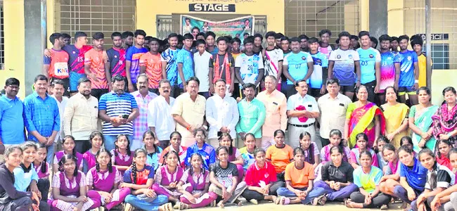 రాష్ట్రస్థాయి కబడ్డీ పోటీల్లో సత్తా చాటాలి 