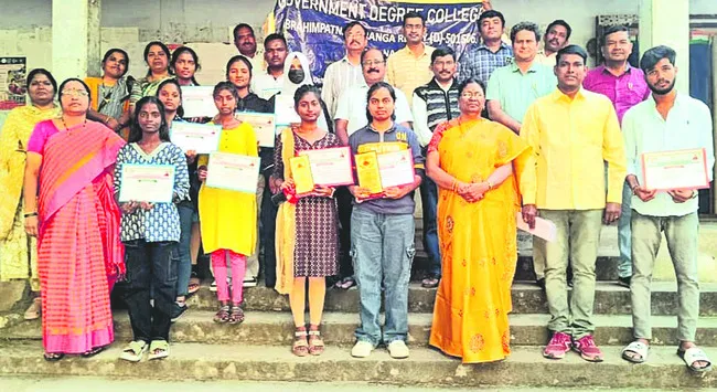 రాష్ట్రస్థాయి పోటీలకు ఎంపిక 