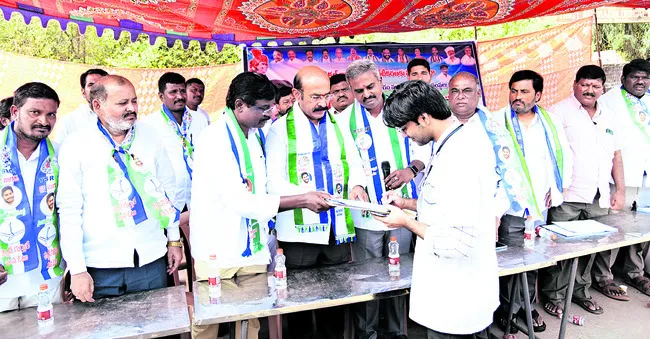 వైద్య కళాశాలల ప్రయివేటీకరణపై ప్రజా పోరాటానికి సిద్ధం