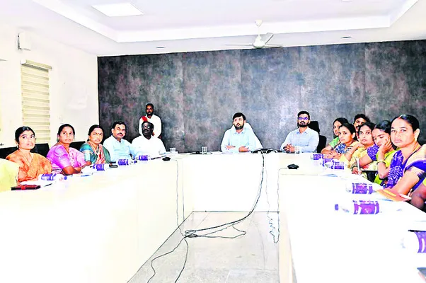 చీర, సారె పెట్టడం తెలంగాణ సంప్రదాయం