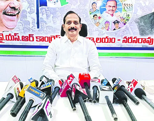 వైద్యశాఖ మంత్రిని సత్వరమే మార్చండి 