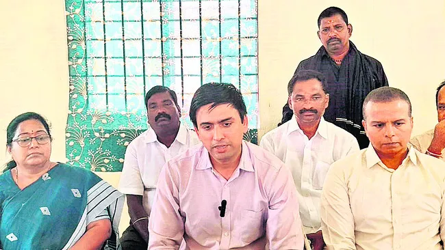 పరిశ్రమల ఏర్పాటుకు కృషి 