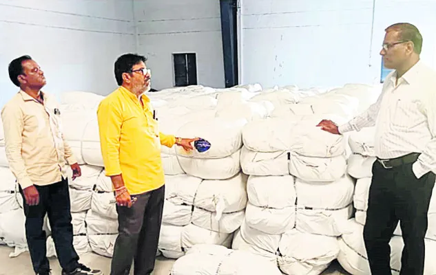 మహిళలకు ‘ఇందిరమ్మ’ చీరలు