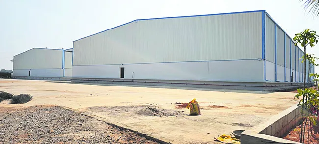 సీలింగ్‌ భూములు స్వాహా! 