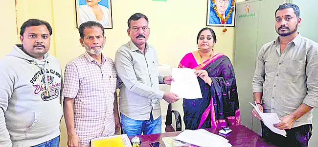 విద్యాలయాలకు భూముల కేటాయింపు 