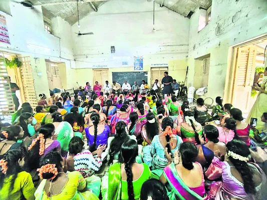 మొక్కు‘బడి’ సమావేశాలు 