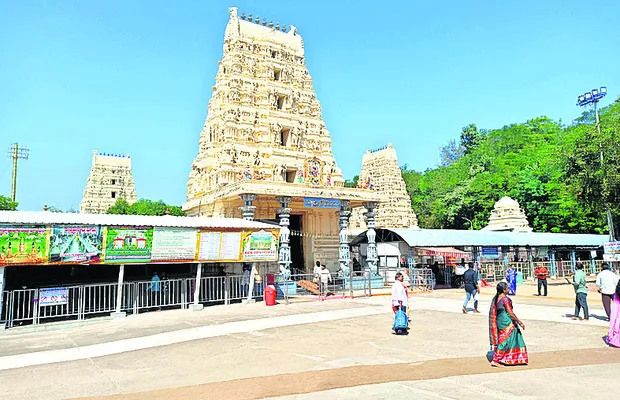 శ్రీవారి క్షేత్రంలో అమావాస్య ఎఫెక్ట్‌ 