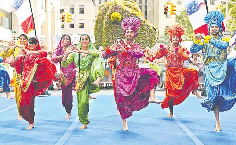 Western Indias vibrant culture at the Bharatiya Kala Mahotsav in Hyderabad