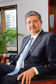 Uday Kotak Reflects on Kotak Mahindra Bank Rise From Small Office