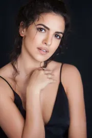 Natasa Stankovic Buys Swanky New Orange Car5