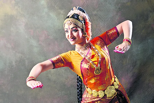 అందెల సవ్వడి.. నాట్యమే ఆమె ఊపిరి