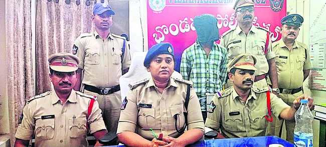 బైక్‌ దొంగ అరెస్టు