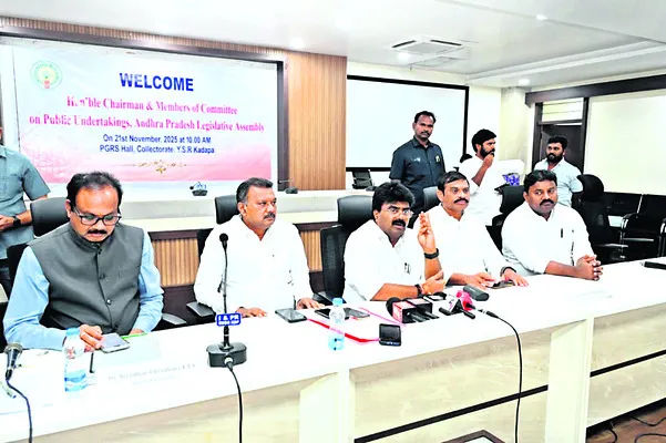 సంతృప్త స్థాయిలో జిల్లా అభివృద్ధి జరగాలి 