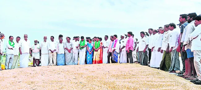 రైతులను ఆదుకోవడంలో ప్రభుత్వం విఫలం 