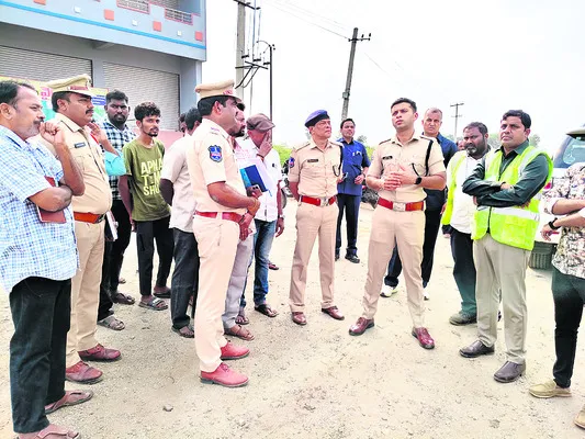 రోడ్డు ప్రమాదాలను నివారిస్తాం