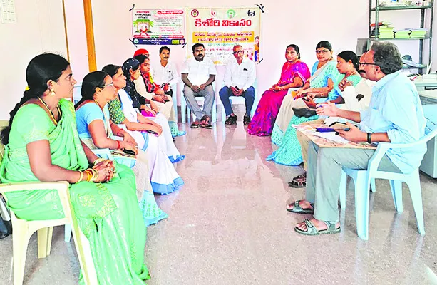 బాల్య వివాహాలతో అనర్థాలు 