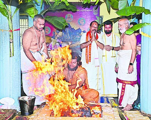 4న ఇంద్రకీలాద్రి గిరి ప్రదక్షిణ