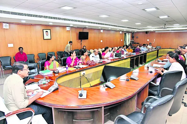 మాతృ, శిశు మరణాల పట్ల కలెక్టర్‌ ఆగ్రహం