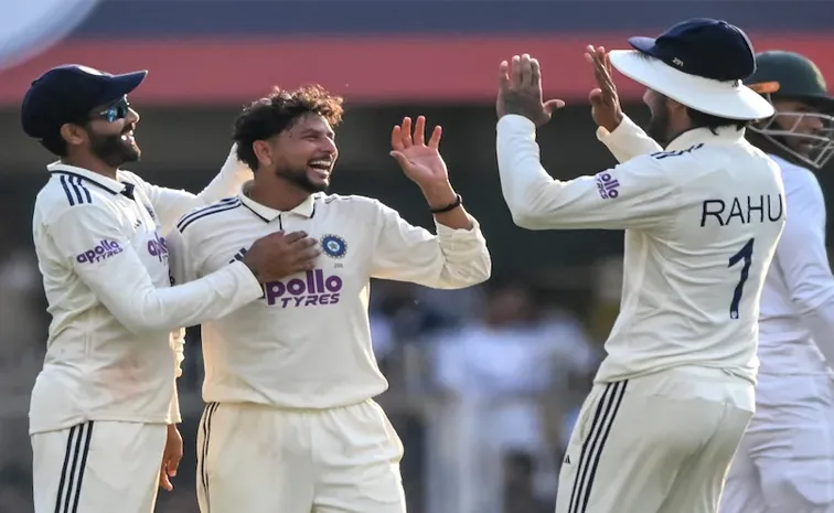 IND vs SA: Kuldeep Yadav Takes 3 Wickets As India Reduce SA To 247-6 At Stumps