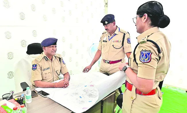 ‘గ్లోబల్‌ సమ్మిట్‌’ పోలీస్‌ బాస్‌ బదిలీ 