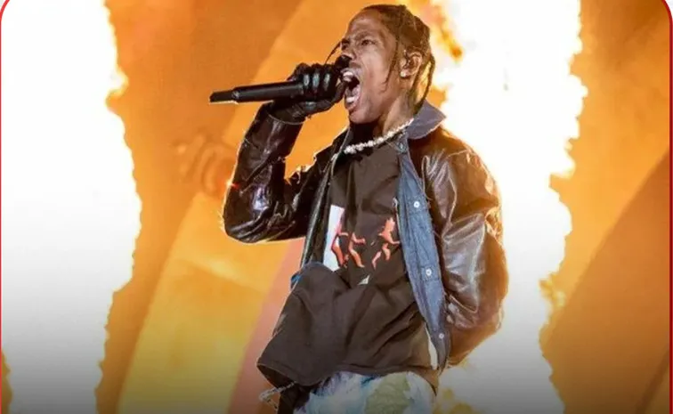 Travis Scott Concert Lost Mobiles And Gold Chains Worth