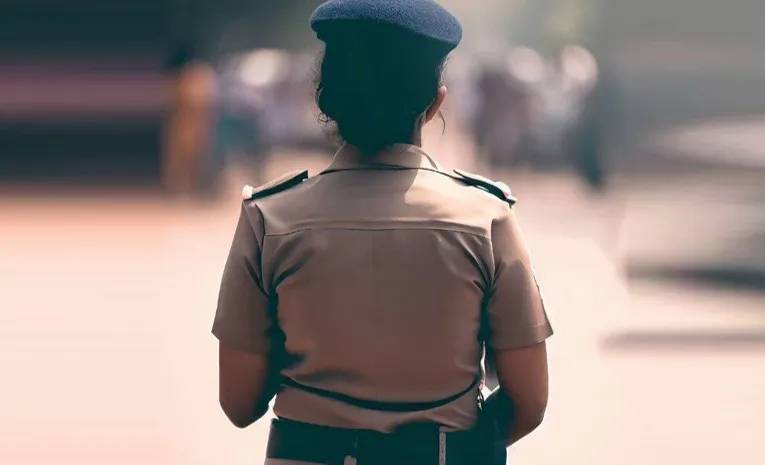 Fake Police Woman Arrested In Hyderbad