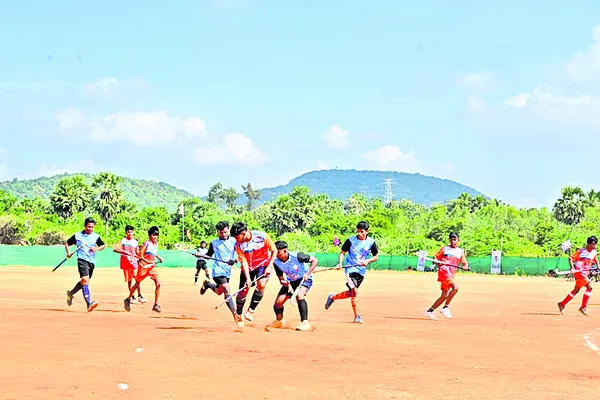 నక్కపల్లిలో రాష్ట్ర స్థాయి హాకీ పోటీలు