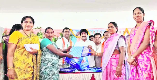 అర్హులందరికీ సంక్షేమ ఫలాలు 