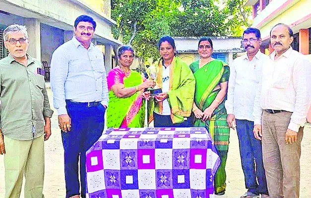 జాతీయ కబడ్డీ, వాలీబాల్‌ పోటీలకు శ్రావణి ఎంపిక 