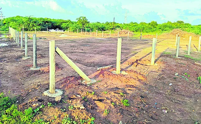 కాలేజీ స్థలం కబ్జా