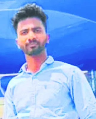 కారుతో ఢీకొట్టి యువకుడి హత్య