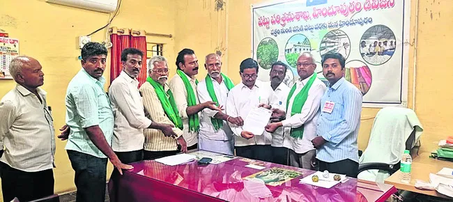 ‘పట్టు’ ప్రోత్సాహకాలు విడుదల చేయాలి 