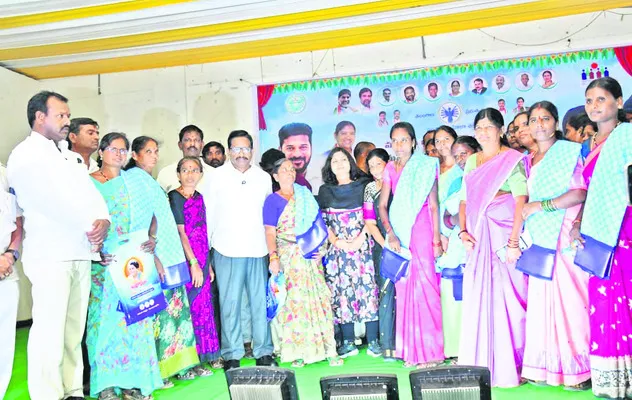 మహిళలకు సముచిత స్థానం: ఎమ్మెల్యే యెన్నం