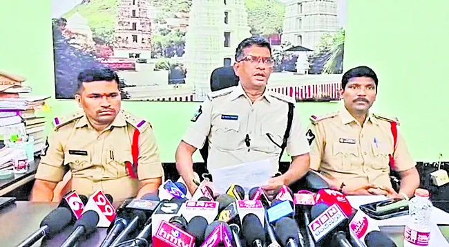 భార్యను హత్యచేసిన భర్త అరెస్ట్‌ 