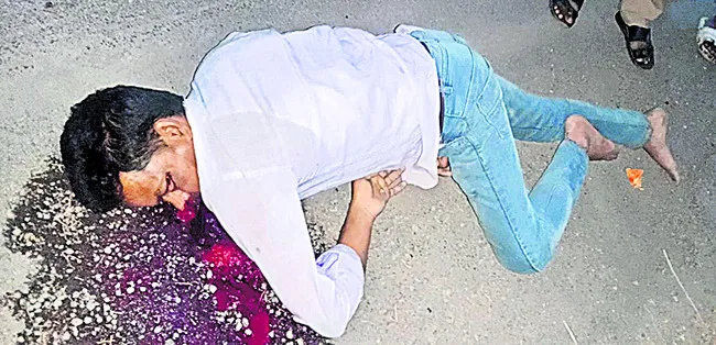 రోడ్డు ప్రమాదంలో ఒకరు మృతి 