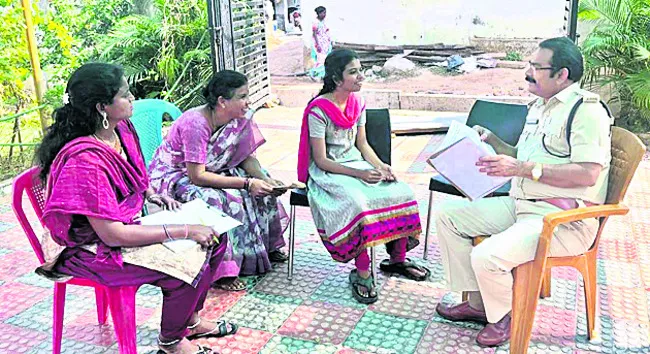 కుల దూషణ కేసుపై డీఎస్పీ విచారణ