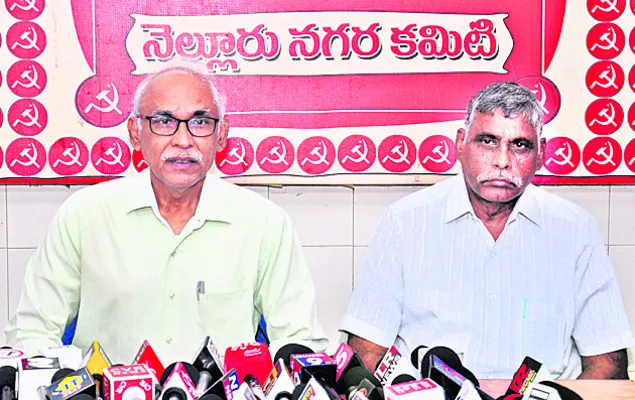 డిన్నర్లు ఇస్తే పరిశ్రమలు రావు