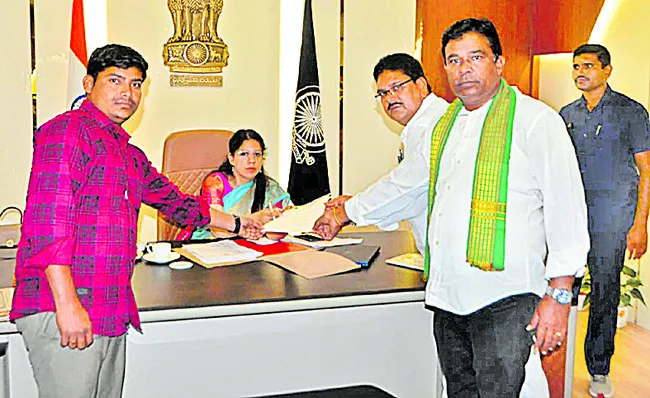 పేద గిరిజనులకు 170 ఎకరాలు పంచాలి 