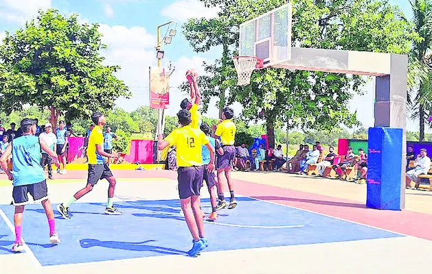 రసవత్తరంగా ఎస్‌జీఎఫ్‌ బాస్కెట్‌బాల్‌ పోటీలు