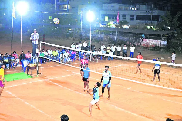 రాష్ట్రస్థాయి వాలీబాల్‌ పోటీలు ప్రారంభం