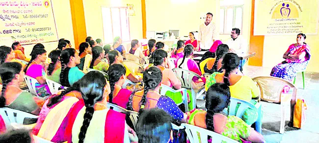 మాతృత్వం ఓ వరం.. దత్తత మరో మార్గం!