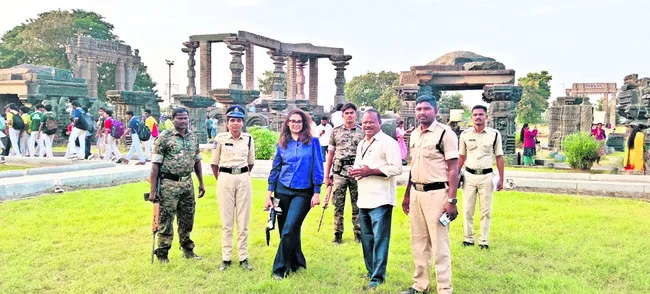 శిల్ప కళా సౌందర్యం మహాద్భుతం