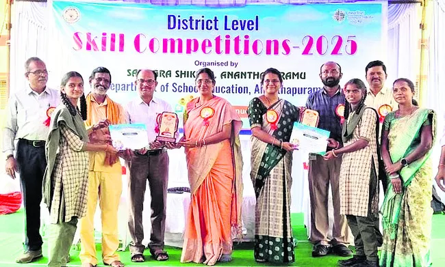 రాష్ట్రస్థాయికి తొమ్మిది నమూనాల ఎంపిక 