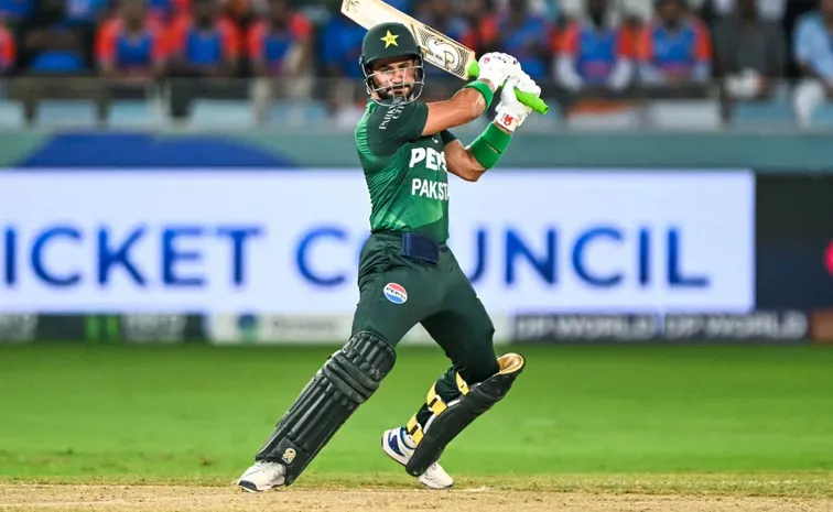 Pakistan beats Sri Lanka to remain unbeaten