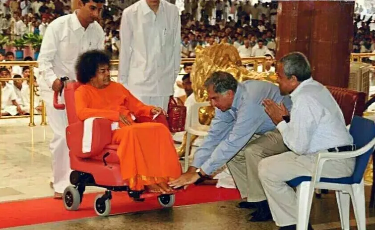 Businessmen devotees of Satya sai baba